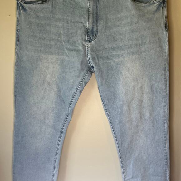 Kenneth Cole Men's Light Wash Regular Fit Size 42 x 32 - Picture 10 of 14